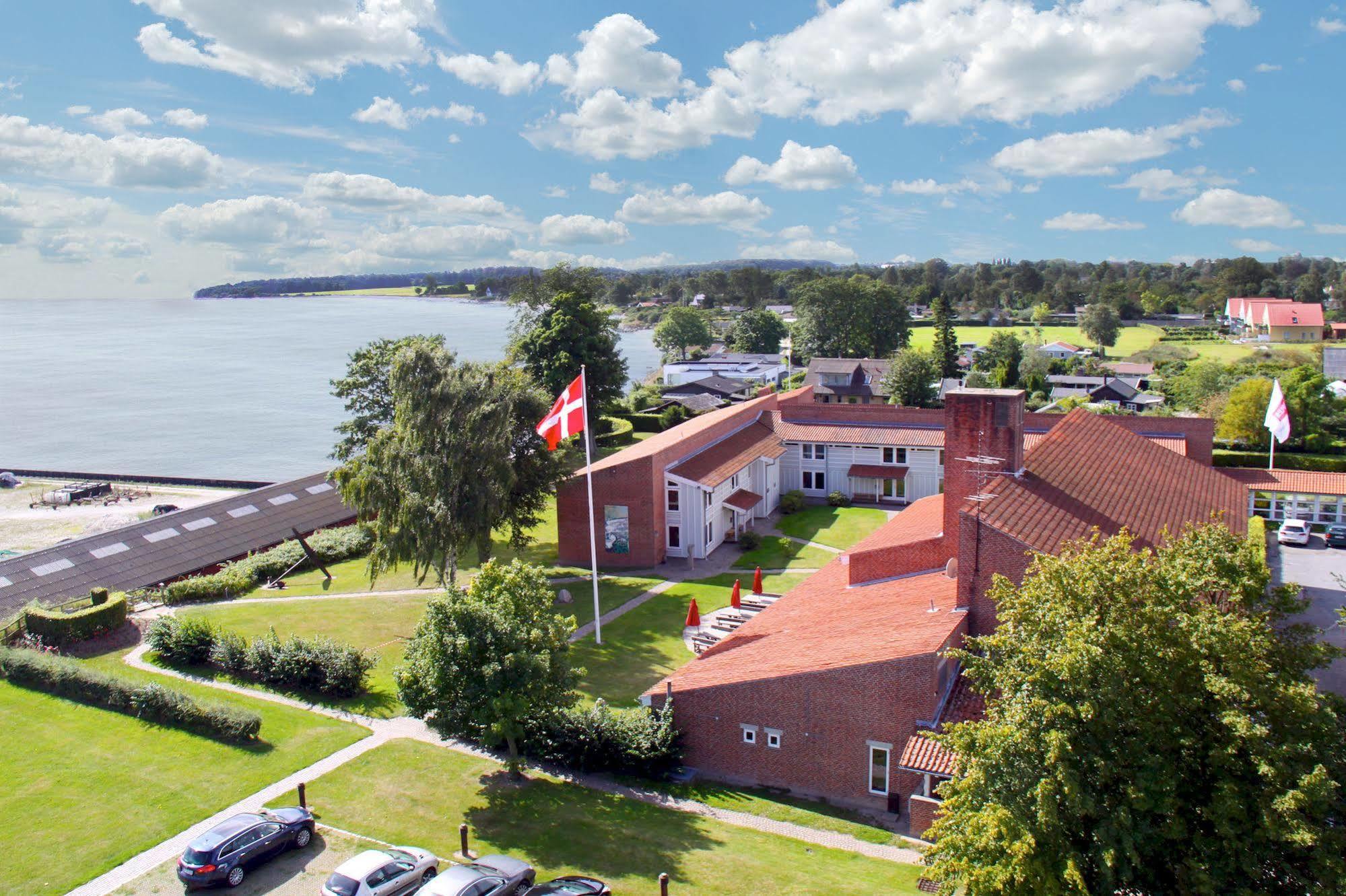 Hotel Klinten Rødvig Exteriör bild